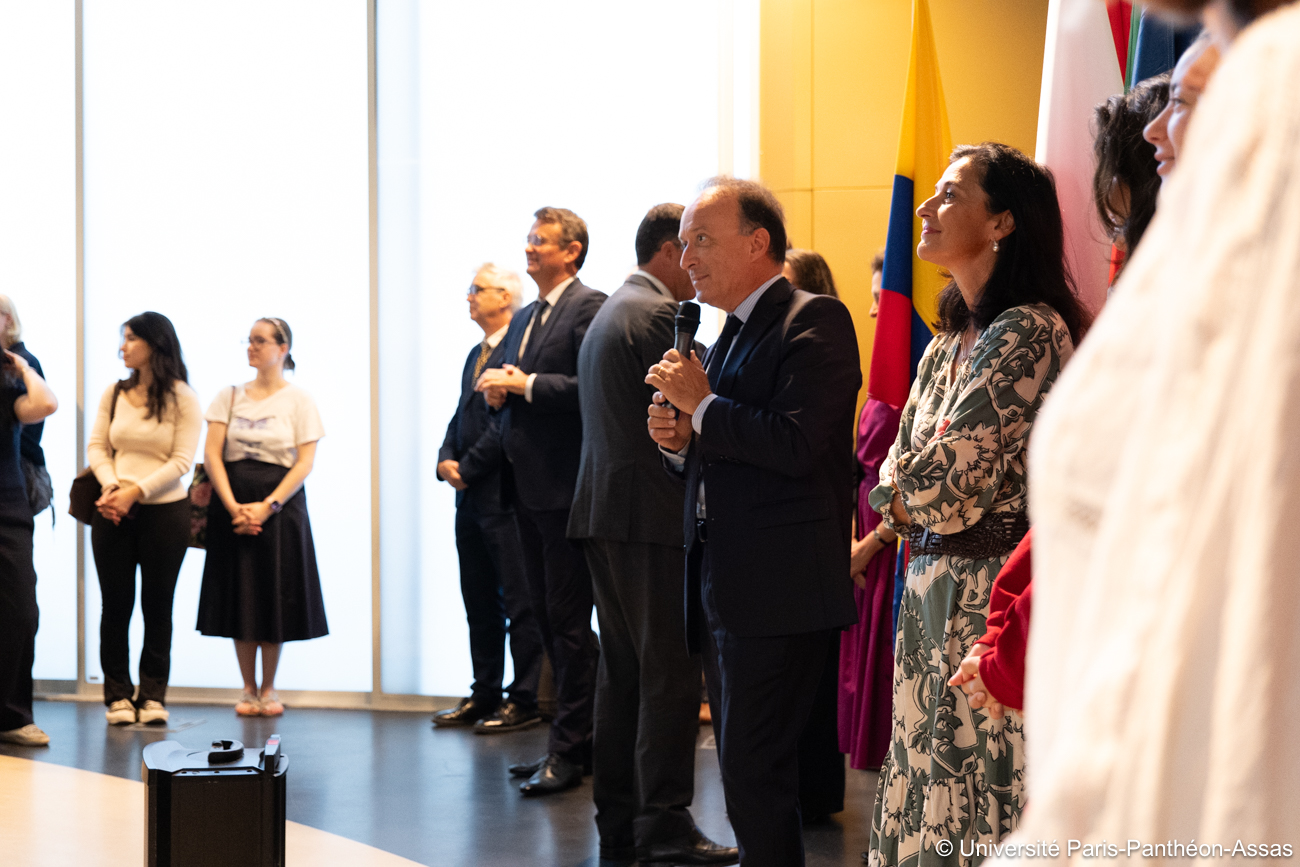 Stéphane BRACONNIER et Emmanuelle CHEVREAU accueillent les nouveaux étudiants internationaux