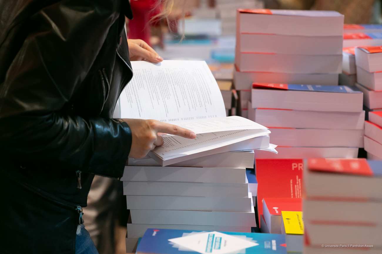 Forum_livre_juridique_2021_vue_mains
