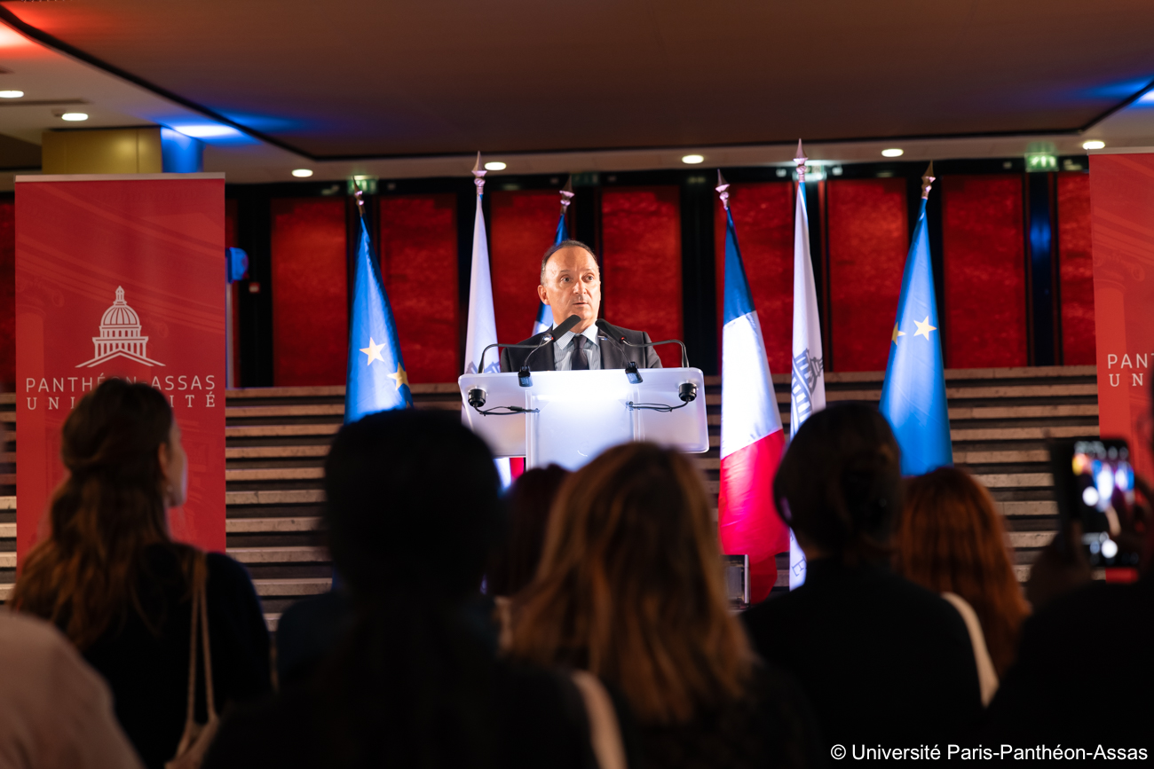 Le président de l'université Stéphane Braconnier prononçant son discours de rentrée