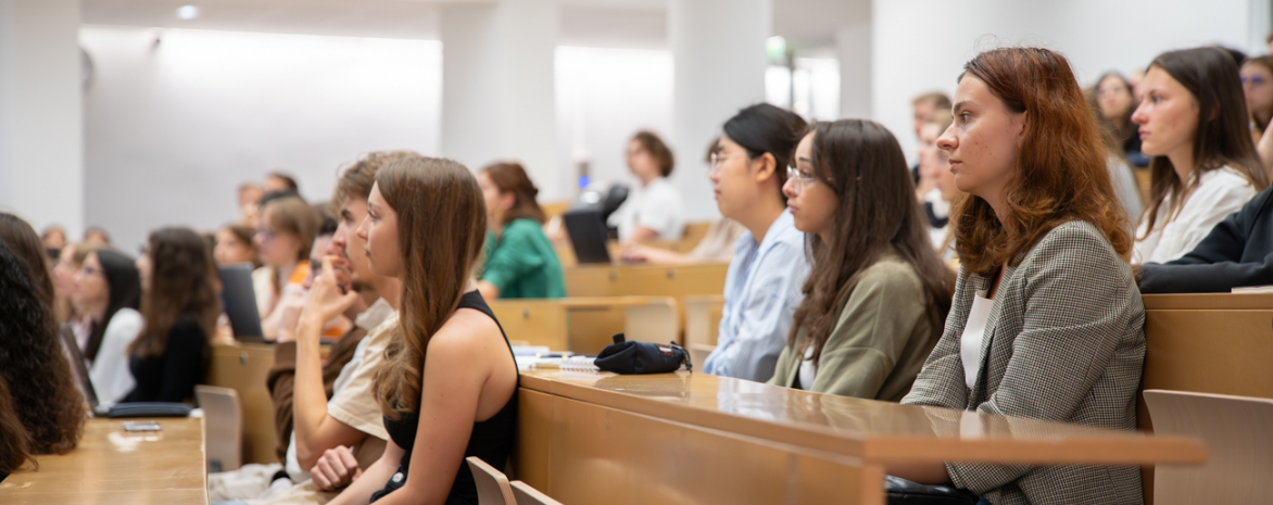 Etudiants en amphithéâtre Etudiants en amphithéâtre