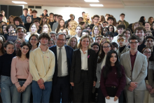 Photo de groupe avec Yaël BRAUN-PIVET